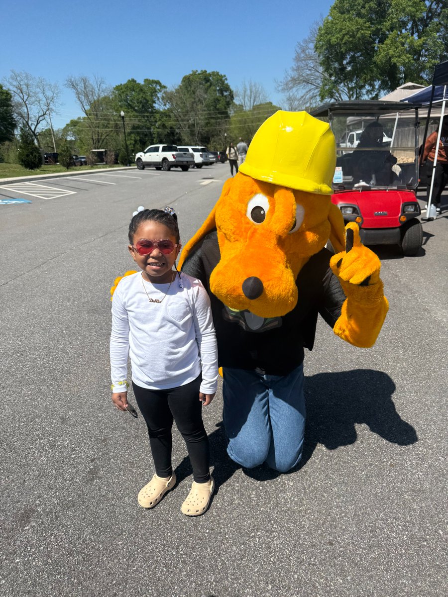 DiggerDog811's tweet image. Digger and Ms. Maria attended King of Commerce Bike Show with City of Commerce Gas Department! diggerdog811.com/?p=5314 @GA811 @CityOfCommerce #Call811 #Contact811 #SafeDigging #PublicSafety