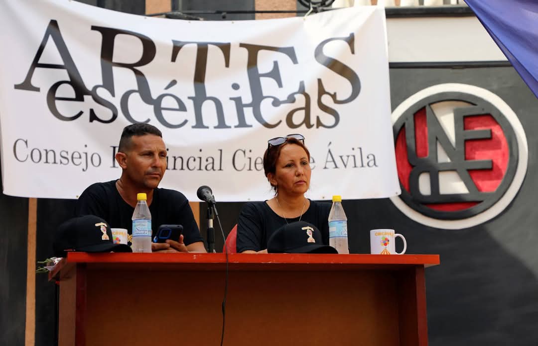 UNEACCIEGODEAVILA tweet media