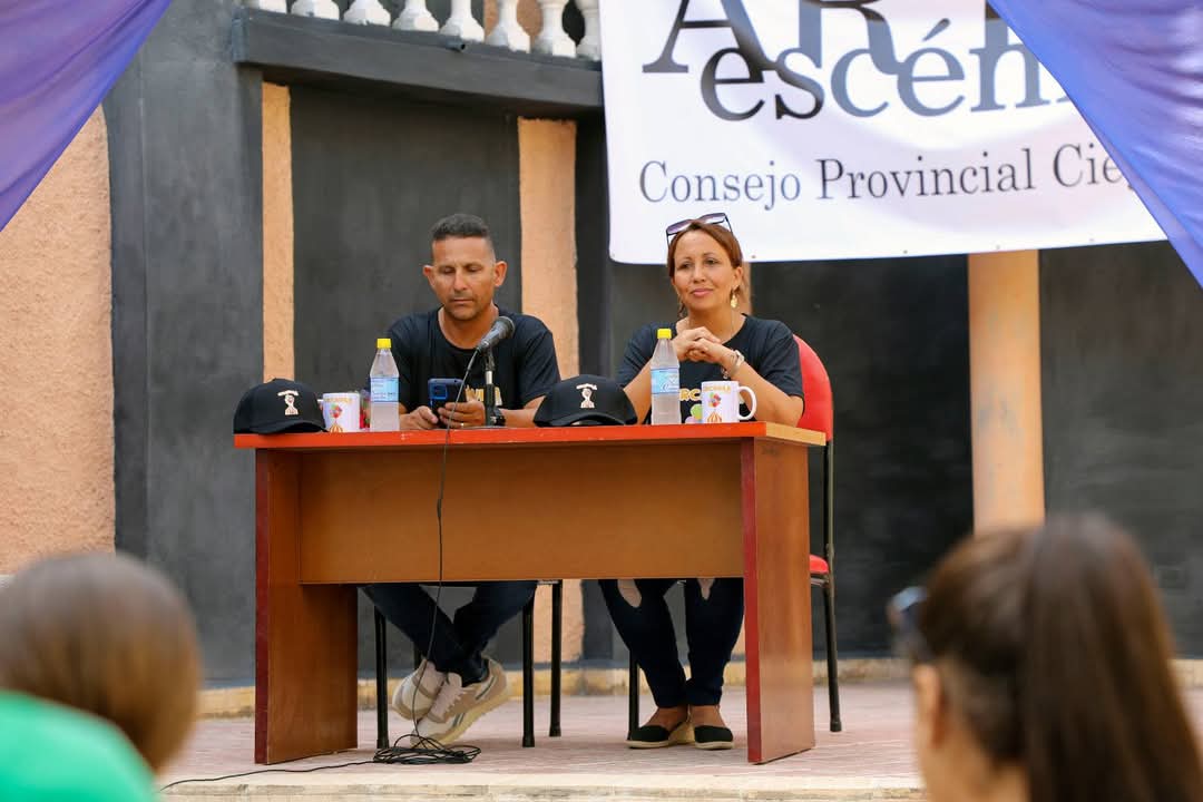 UNEACCIEGODEAVILA tweet media