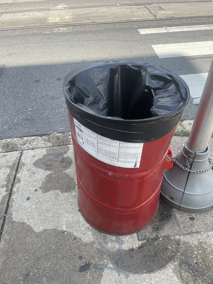YaFavTrashman's tweet image. Ya Fav Trashcan in full effect