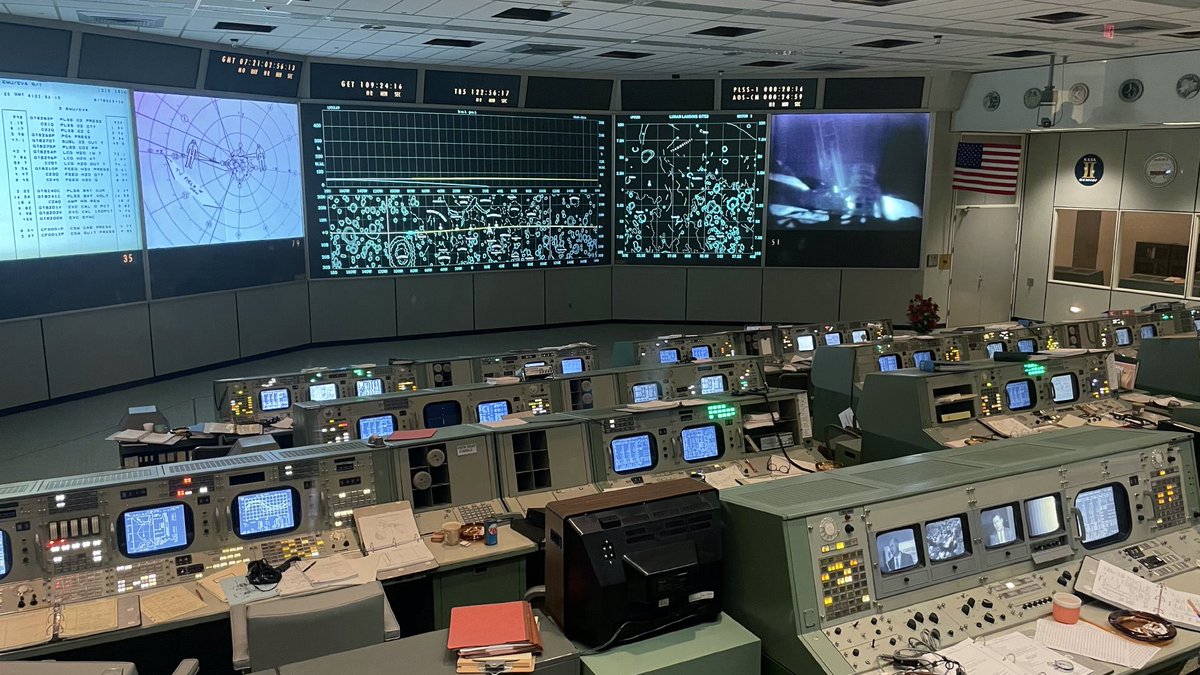 DrawAndCode's tweet image. Let’s look at the missions that form part of Mission: Sketch at @SpaceCenterHou 🚀 Artemis will reestablish a human presence on the Moon and is named after the Greek goddess of the Moon. 🌙 Here’s detail from Mission: Sketch and the Apollo Mission Control that inspired us.