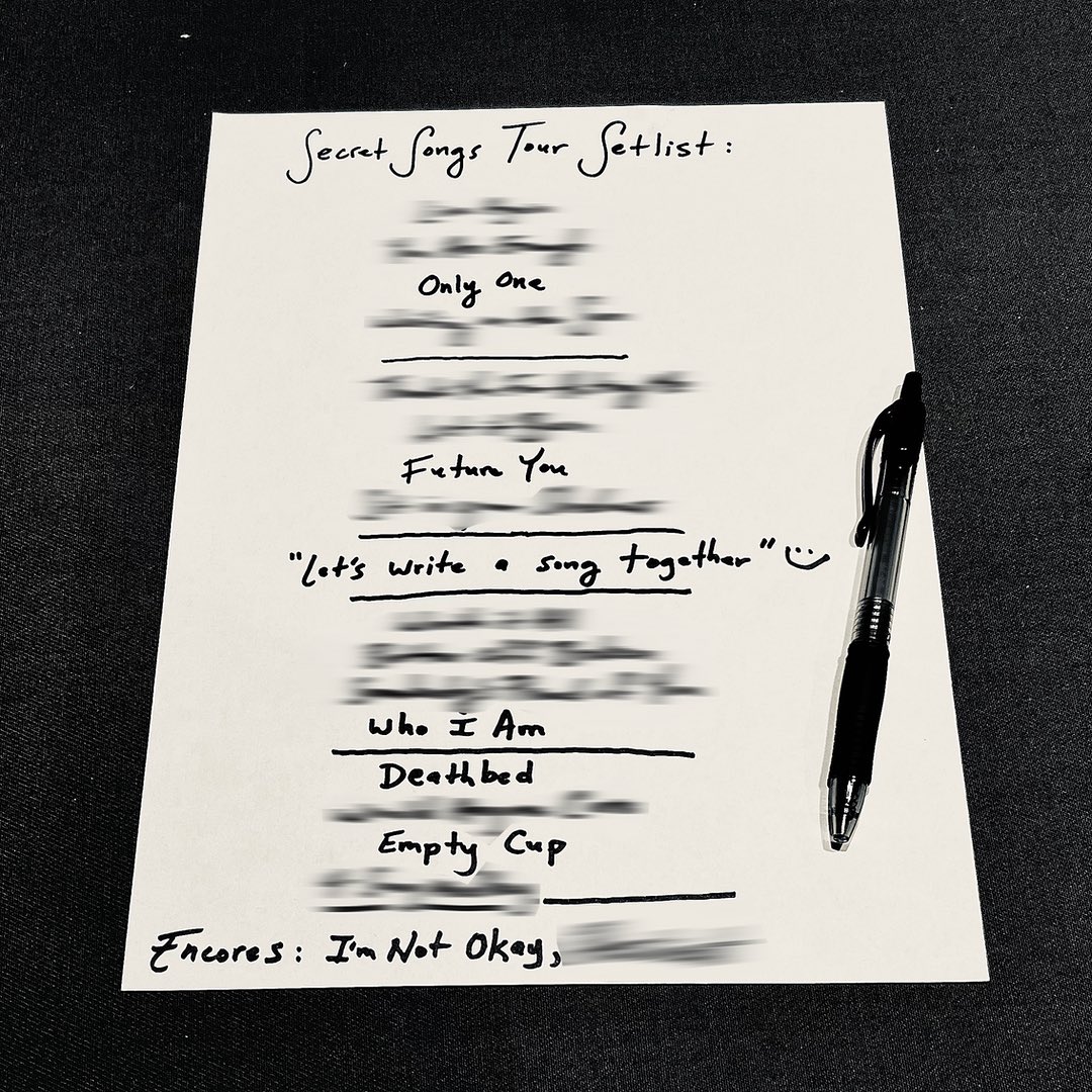 citizensoldiero's tweet image. Guess the blurred songs in the comments! 👇🏽
#citizensoldierband #mentalillness #setlist #songs #familyherilooms #newalbum #newmusic #ptsd #bpd #depression #anxiety #secretsongstour #acoustic #falltour