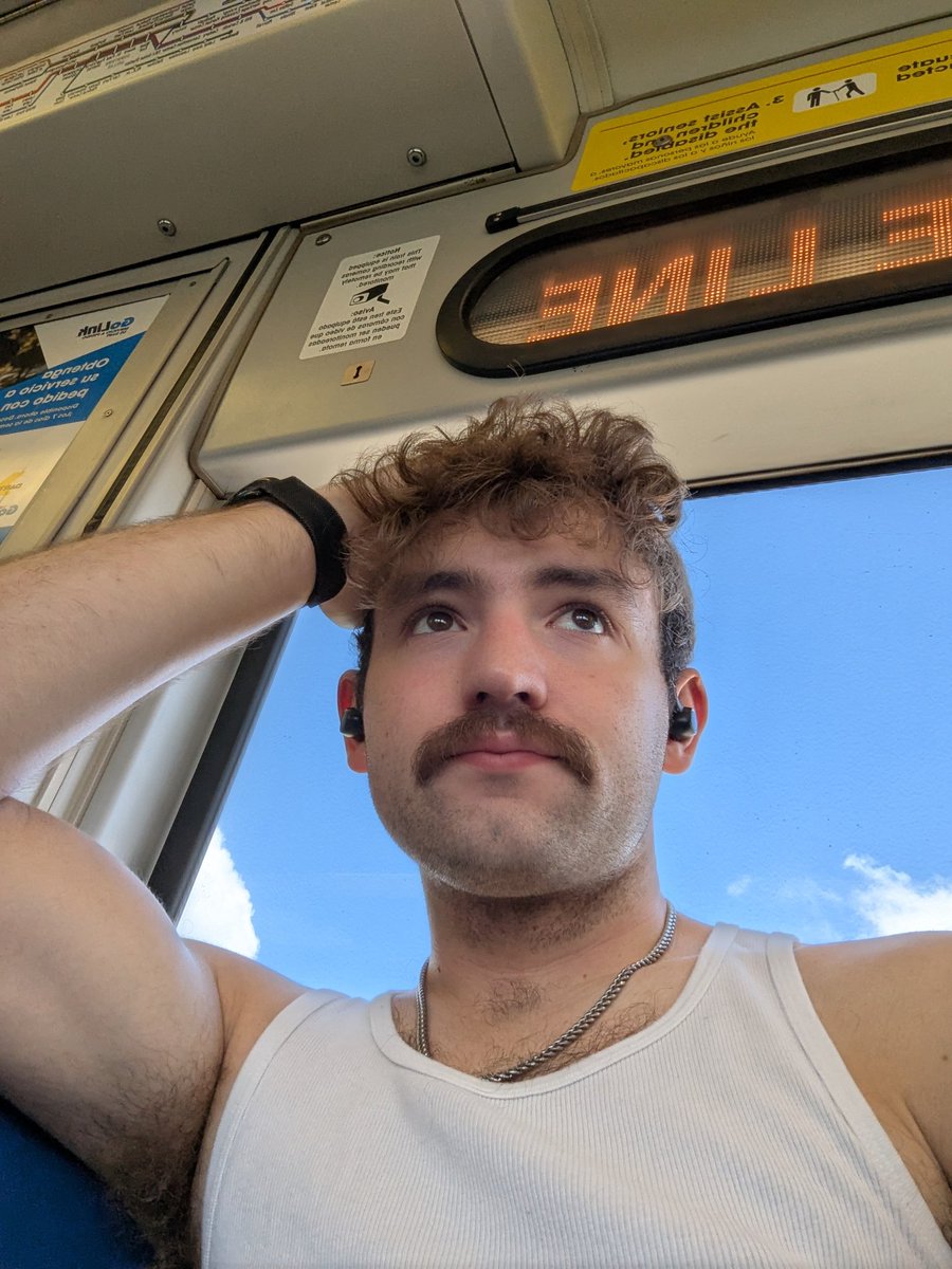 jaxxdtx's tweet image. Warm out so we're not putting the nice shirt on until we get to work
