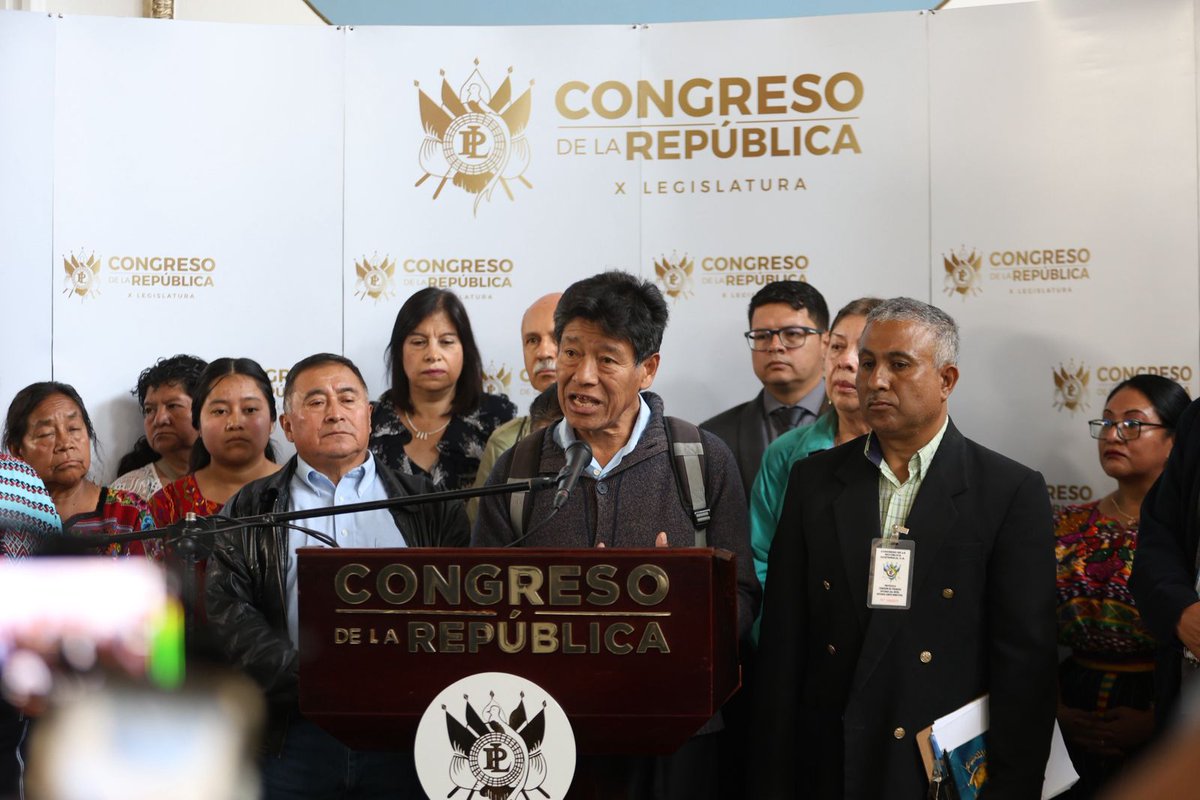 La representante del bloque Winaq enfatizó que su denuncia inicial fue en cumplimiento de la obligación de informar actividades ilícitas. Además, afirmó que la acción de esta empresa no es solo un ataque personal, sino contra la facultad constitucional de fiscalización de los