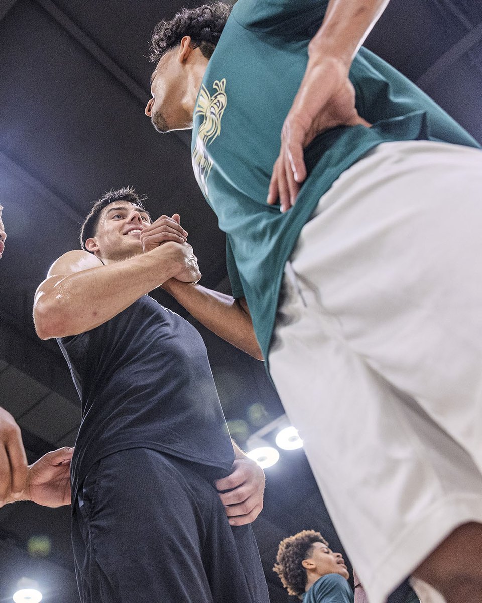 SacHornetsMBB's tweet image. Practice peeks 👀📸