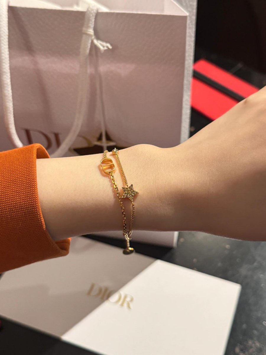 Shining bright with my new Dior bracelet ✨ #Dior #LuxuryStyle #JewelryLovers