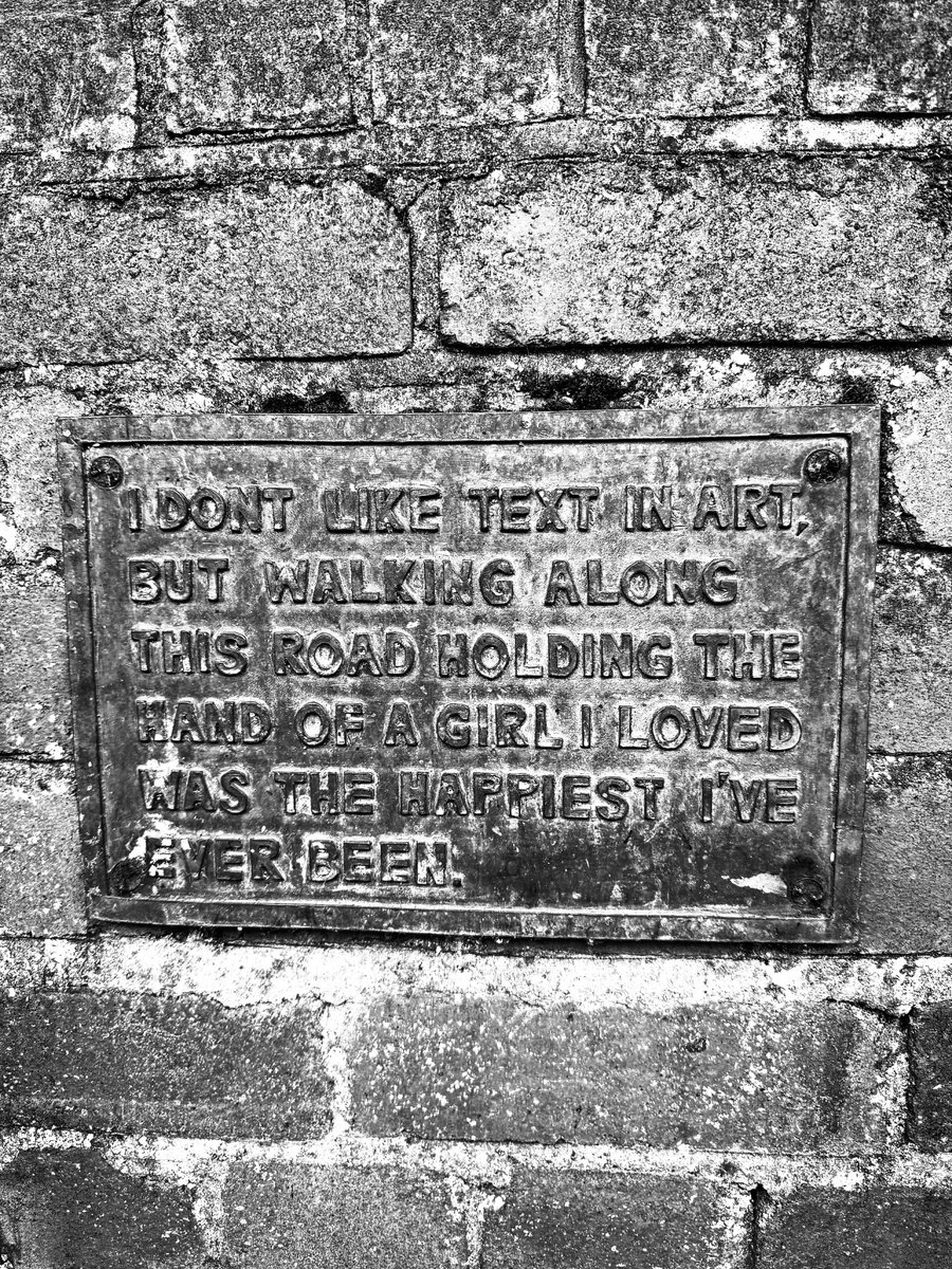 The sweetest plaque in all of #Exeter 👇🏻🙏💕
instagram.com/p/DMIM4GBsL_F/…