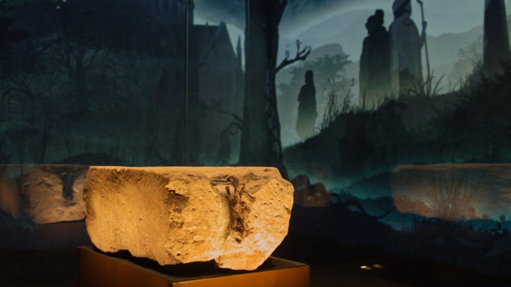 MuseumsAssoc's tweet image. News | Man charged after glass case holding Stone of Scone is broken – ‘no damage’ to artefact after incident forced Perth Museum to evacuate visitors
Read: ow.ly/cO2050Wq5X3