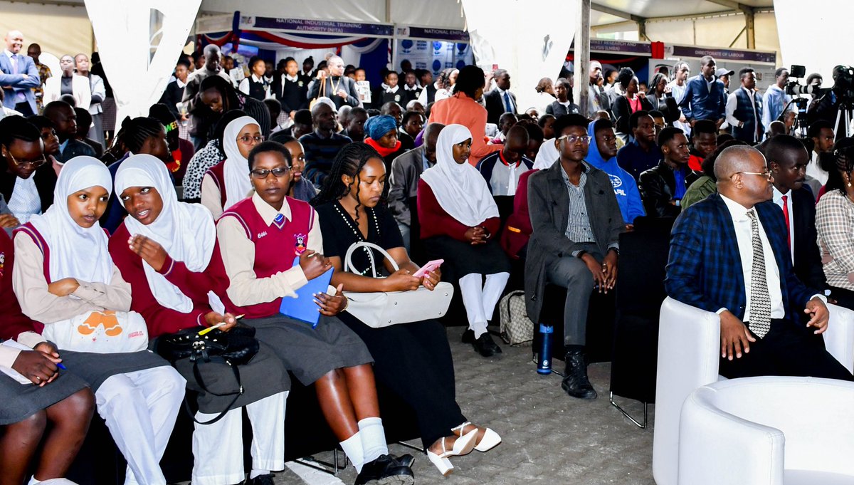 Profshaukat's tweet image. Pleased to be at Skill Up Africa event 🇰🇪 with Geofrey Odundo CEO/MD @NationMediaGrp @PSMwadime, JMugo @FKEKenya emphasizing STI/STEM as key drivers in socioeconomic transformation through #youth empowerment with AI as enabler @KENIAupdates @NYC_YouthVoice @nacosti