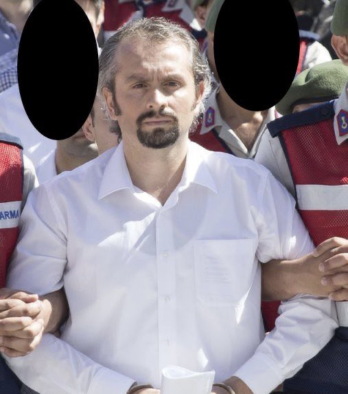 Her şeyi ve herkesi unutun ama 44 polisimizi gözünü kırpmadan şehid eden Uğur Uzunoğlu katilini unutmayın!

#15TemmuzDestanı