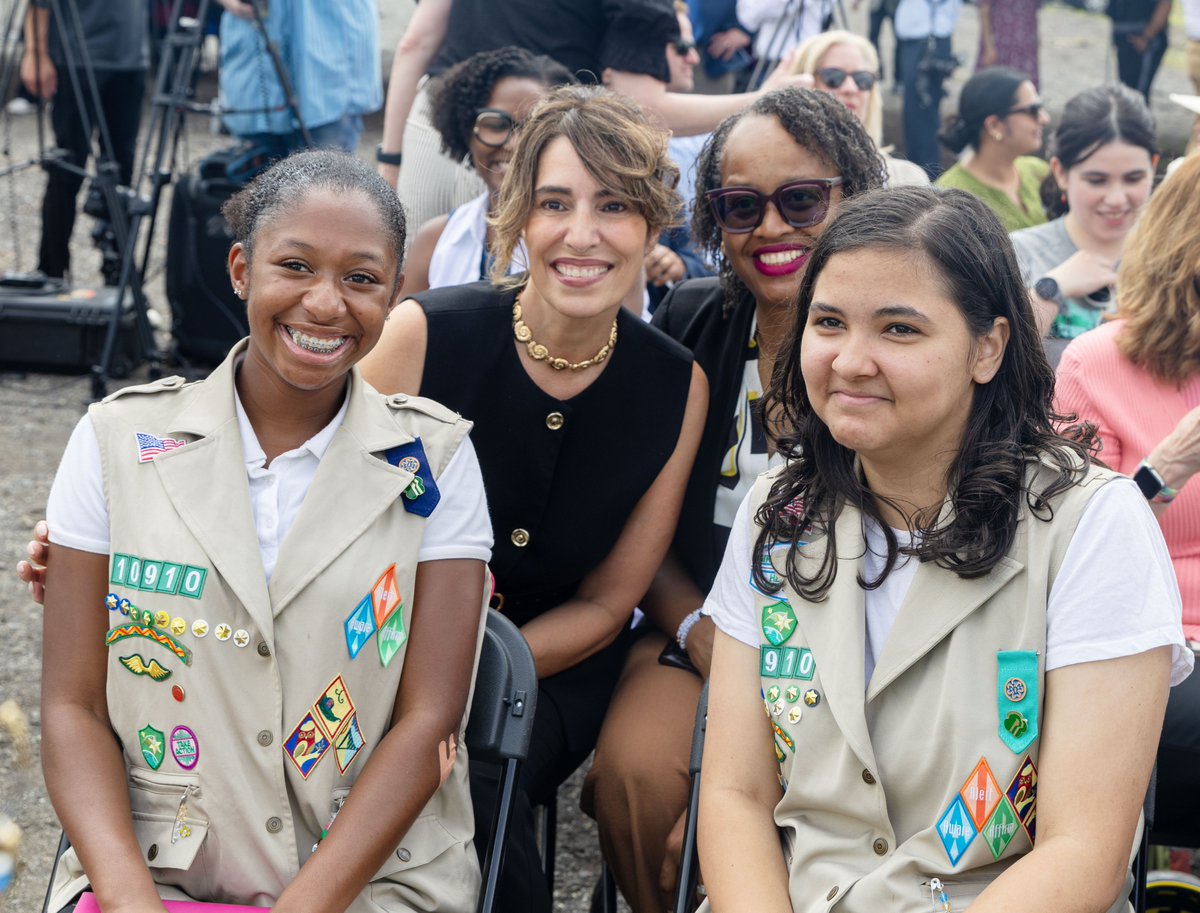 NJ Senate Democrats (@njsendems) on Twitter photo Today <a href="/SenMTeresaRuiz/">Sen Teresa Ruiz</a> joined <a href="/GovMurphy/">Governor Phil Murphy</a> & local officials to break ground on the Greenway project, a 9-mile corridor being reimagined as a vibrant state park connecting Jersey City to Montclair.
With paths to walk, bike, and gather, it’s an investment in a sustainable future. Today <a href="/SenMTeresaRuiz/">Sen Teresa Ruiz</a> joined <a href="/GovMurphy/">Governor Phil Murphy</a> & local officials to break ground on the Greenway project, a 9-mile corridor being reimagined as a vibrant state park connecting Jersey City to Montclair.
With paths to walk, bike, and gather, it’s an investment in a sustainable future.