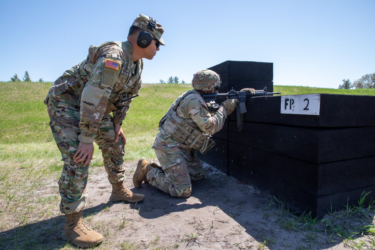 USArmyReserve's tweet image. An Army Reserve Best Squad competitor shoots the M4 carbine during a transition live fire event at Fort McCoy, Wisconsin, May 11, 2025.
📸: Staff Sgt. Mikayla Fritz
