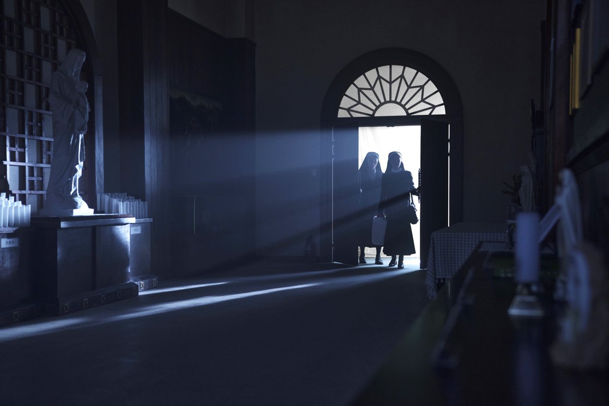 MusesOfMedia's tweet image. ‘Dark Nuns’ the sequel to the supernatural horror ‘The Priests’ (2015) debuts on digital, Blu-ray and DVD today.
Starring Song Hye-kyo and Jeon Yeo-been, ‘Dark Nuns’ follows nuns trying to save a young boy who has been possessed by an evil spirit.