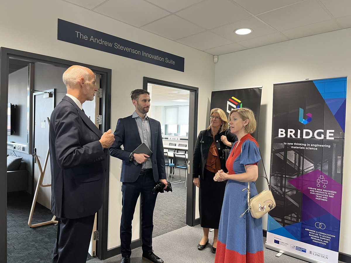 greaterlincscca's tweet image. The Mayor met with Julian Free and Prof Fiona Strens from the @unilincoln to talk about our rapidly-growing defence sector. As a key sector, partners are working together to bring more businesses and investment to benefit our economy and boost national security