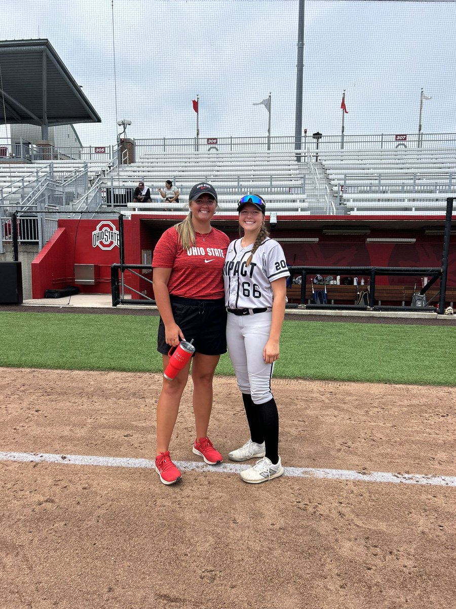 EmmeHackworth's tweet image. Thank you so much @OhioStateSB for hosting such a great camp. Big thank you to @Coach2K_OSU, @CoachCourtOSU, and @Coach_mcGuem for helping me learn so many new things. I had the best time! GO BUCKS!❤️🤍🖤
