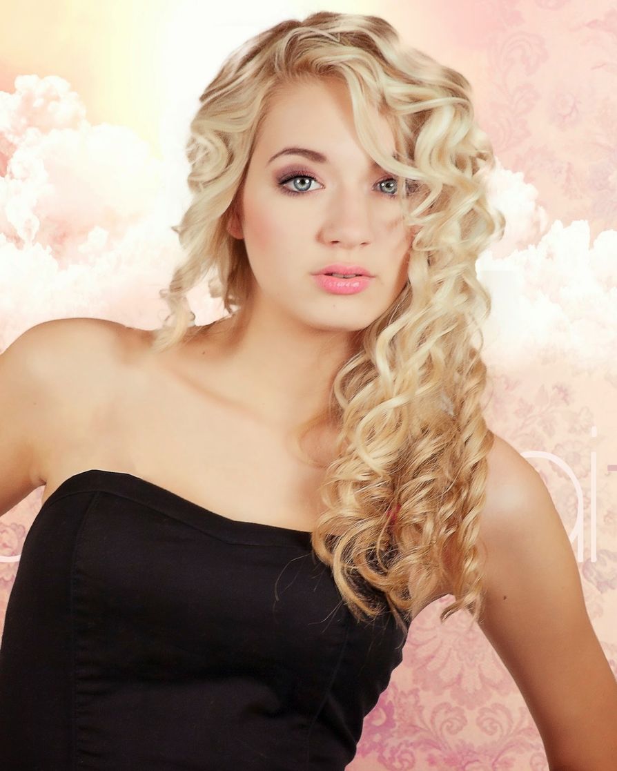 glass_n2's tweet image. Dreaming of a big change? Our makeovers bring out the best version of you. Don't just imagine it; experience the magic! Schedule your consultation today.
#Makeovers #LasVegas 
n2thelookingglass.co