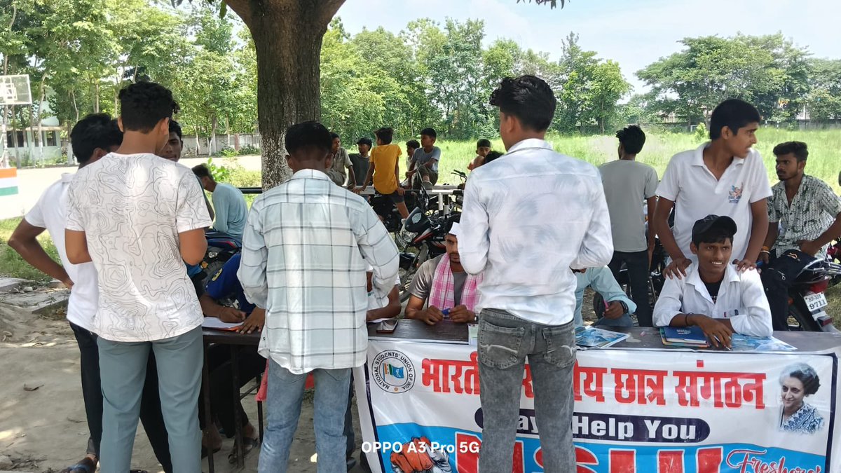 NSUIBihar's tweet image. लगातार समस्तीपुर जिला NSUI द्वारा विभिन्न कॉलेजों मे नये सत्र में नामांकन को लेकर #Help_Desk लगाया गया और छात्रों को मदद किया और हम बदलेंगे बिहार कैंपन के बारे में छात्रों को बताया गया और जुड़ने के लिए मिस कॉल अभियान चलाया गया ।