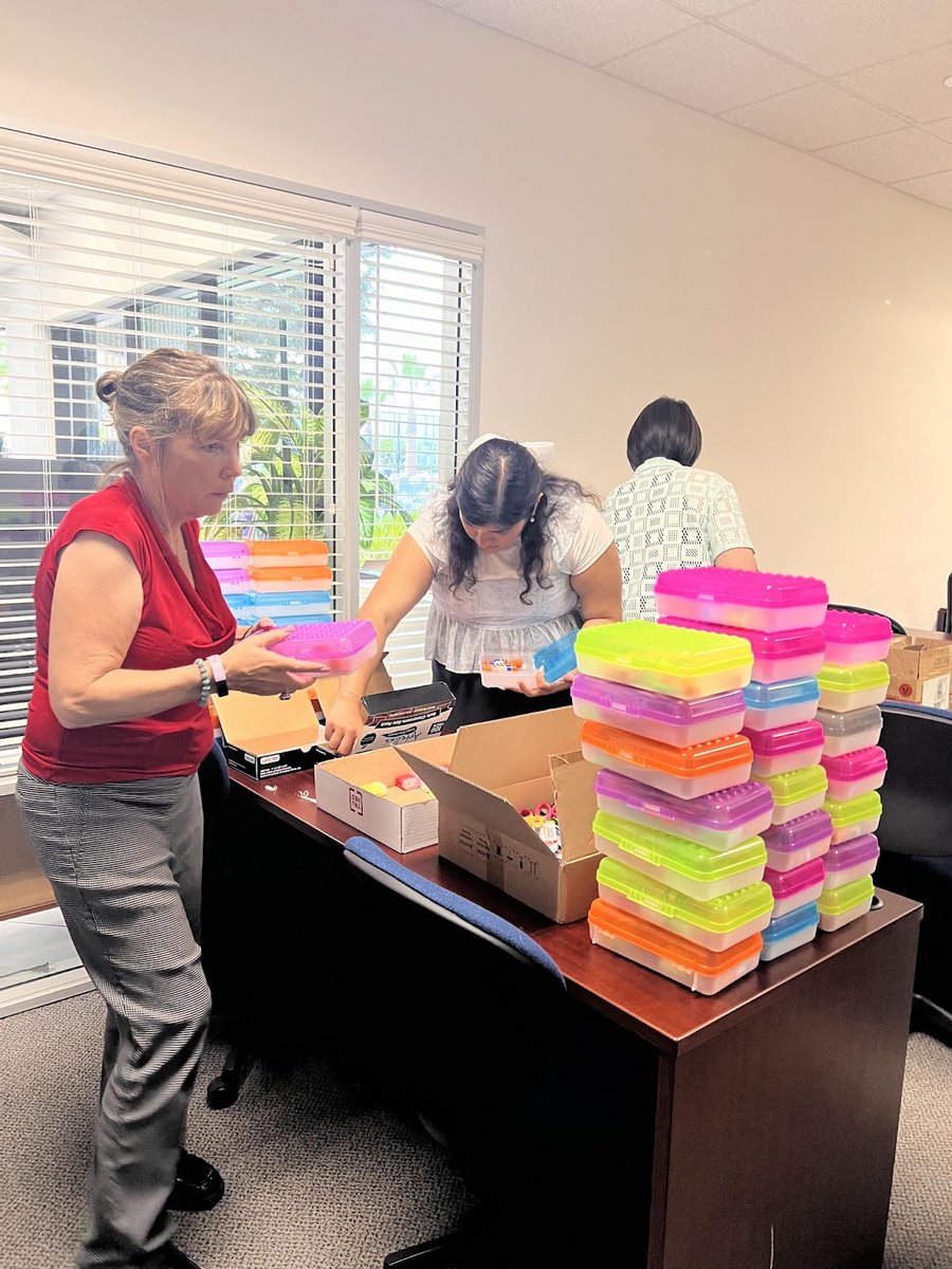 Advantech_USA's tweet image. 🎒 A4C partnered with @THShelter for their Back-to-School Drive! We packed 60 backpacks for incoming 1st graders to start the year strong.
💛 Huge thanks to our volunteers &amp;amp; donors for making it happen!
Support continues: thomashouseshelter.org/events/back-to…
#AdvantechUSA #A4C