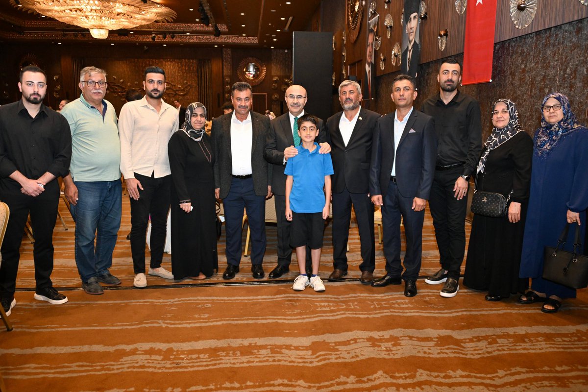 Şehitlerimizin Emaneti Başımızın Tacı 🇹🇷

Ellerini öpmek, yanlarında olmak ve evlatlarının yazdığı destanı yad etmek üzere şehit ailelerimizle bir araya geldik.

İçişleri Bakanımız Sayın Ali Yerlikaya’nın teşrifleriyle, kahramanlarımızın kıymetli ailelerinin katılımıyla