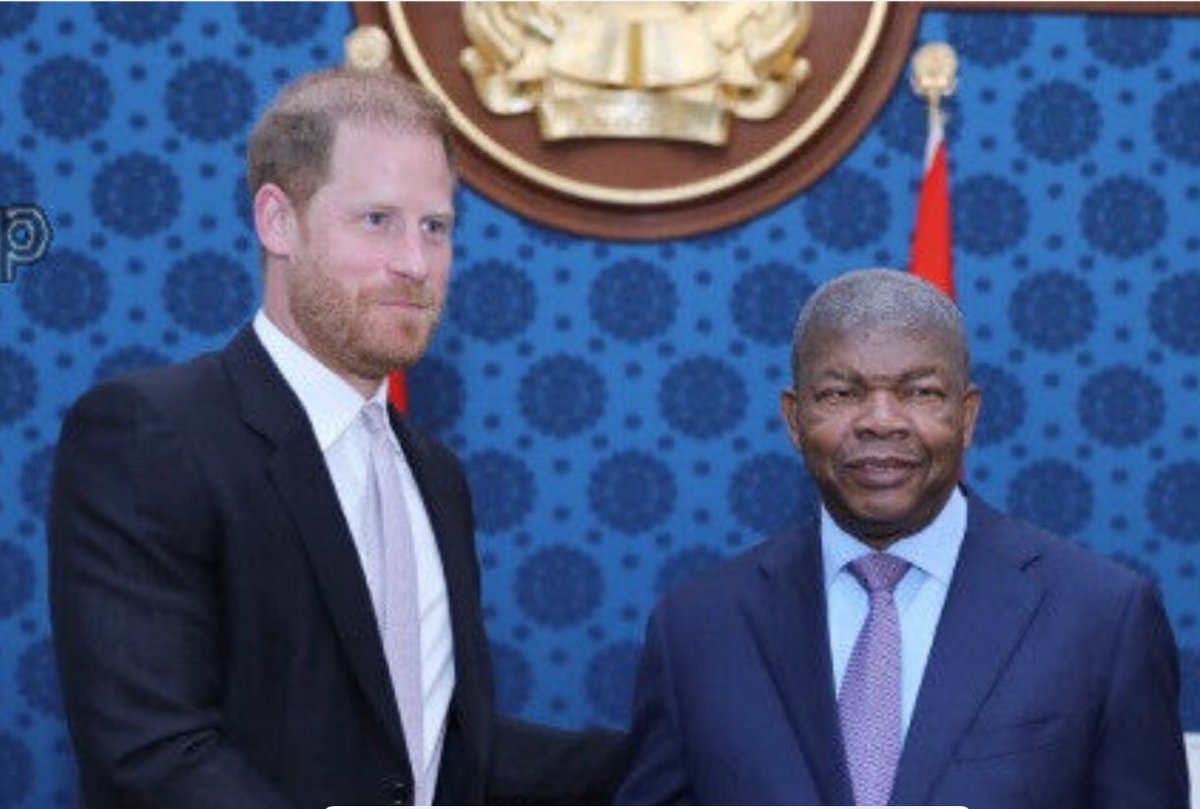chrisshipitv's tweet image. NEW: Prince Harry has been pictured in the capital of Angola meeting the country’s president.
He is returning to the country, where his mother famously walked near landmines in 1997, with @TheHALOTrust.
He was last in Angola in 2019, when still in the Royal Family 🇦🇴