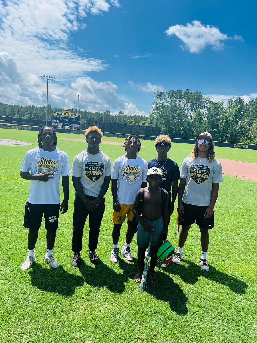Garrison Edwards - c/o 2026 Dual Sport Athlete (@garry_el31) on Twitter photo This week at <a href="/TroupBaseball/">Troup_High_Baseball</a> we hosted our youth baseball camp #CampWithTheChamps. Feels good to help the next generation of Tigers develop their baseball skills. <a href="/tanner_glisson/">tanner glisson</a> <a href="/TroupAthletics/">Troup High Athletics</a> <a href="/TroupAthletics/">Troup High Athletics</a> <a href="/PrepBaseballGA/">Prep Baseball Georgia</a> This week at <a href="/TroupBaseball/">Troup_High_Baseball</a> we hosted our youth baseball camp #CampWithTheChamps. Feels good to help the next generation of Tigers develop their baseball skills. <a href="/tanner_glisson/">tanner glisson</a> <a href="/TroupAthletics/">Troup High Athletics</a> <a href="/TroupAthletics/">Troup High Athletics</a> <a href="/PrepBaseballGA/">Prep Baseball Georgia</a>