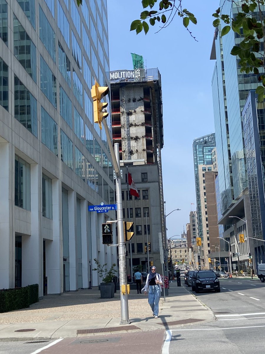 kittypants's tweet image. I think this is the building being changed to temporary housing. Finally. #governmentbuildings #empty #centretown #ottawa #change