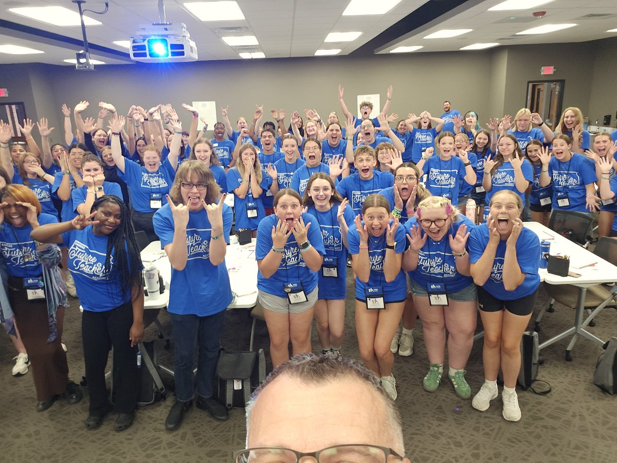 Honored to speak to KS Future Teachers this morning!  Had a great time doing some mythbusting with this group.  Thank you <a href="/Todd_ESU/">Todd_ESU</a> and Amy Hillmer for all you do to support our next gen of educators. <a href="/KSDEredesign/">KS Accreditation & Design</a> <a href="/ksdehq/">KS Dept of Education</a>