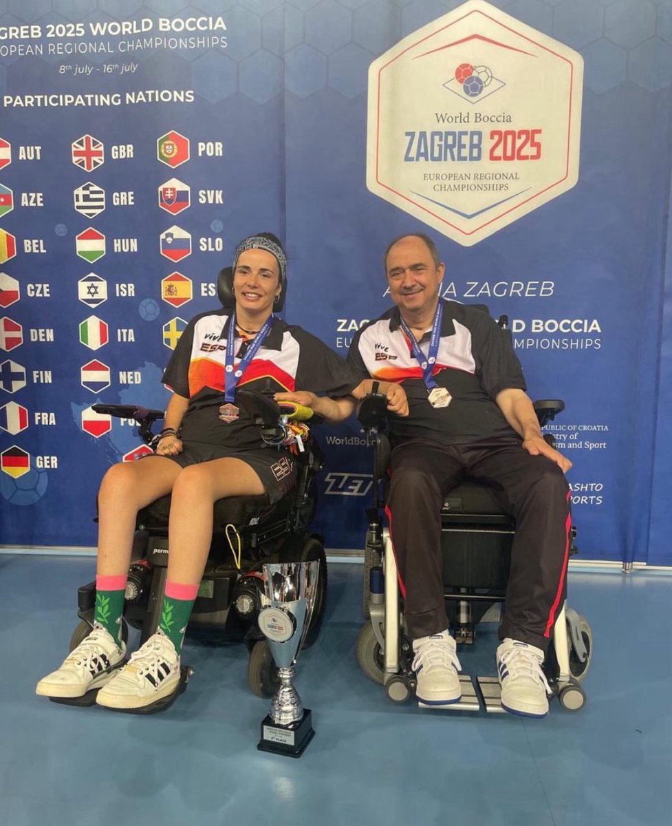 🥉¡BRONCE PARA ESPAÑA EN EL CAMPEONATO DE EUROPA DE BOCCIA! 

💪🏽La pareja formada por Vasile Agache y Sara Aller, en BC4, vencen a la dupla croata (3-1) para lograr el tercer puesto, por detrás de Gran Bretaña (1) y Alemania (2).

👏🏽¡Enhorabuena! 

<a href="/deportegob/">CSD</a> <a href="/Paralimpicos/">Comité Paralímpico Español</a>