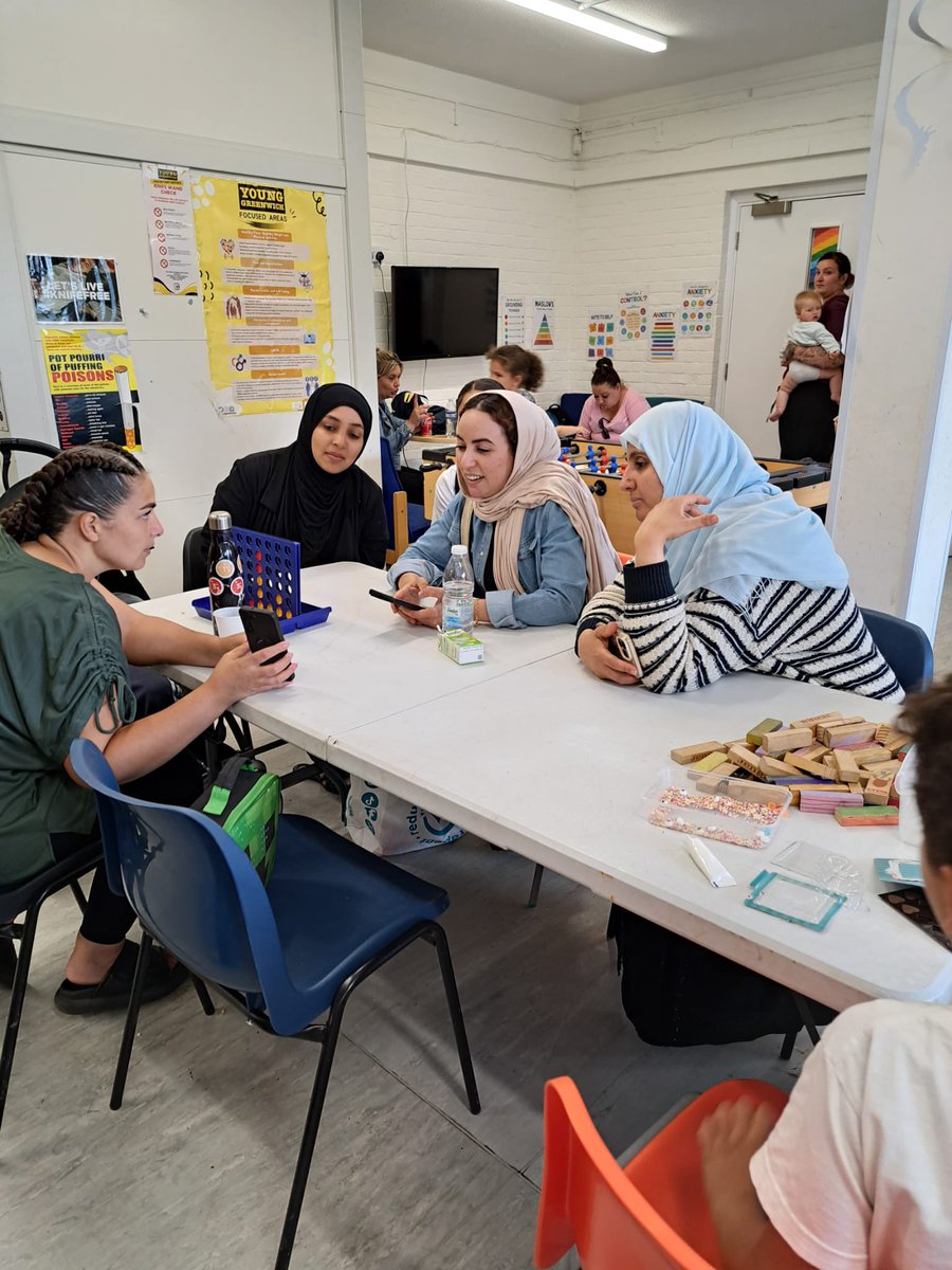 HawksmoorYouth's tweet image. Another busy family session with 60+ participants.
Cake decoration, play dough, cricket and badminton so much to do. Great space to meet up with friends or meet new people Every Tuesday 3-5pm and Fridays 3.30-5.30pm All welcome @YoungGreenwich part of the offer @CAFCTrust