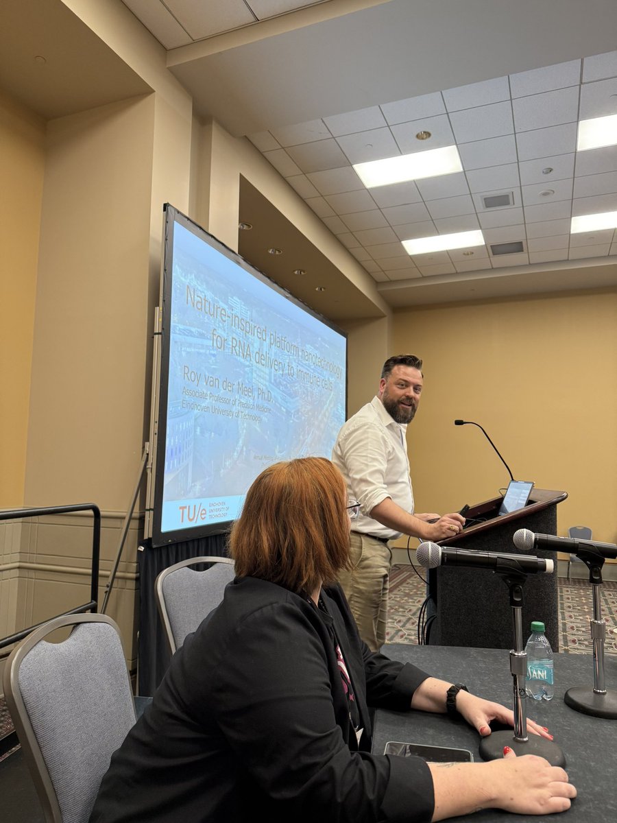 MJMitchell_Lab's tweet image. Kicking off an exciting session at @CRSScience on gene delivery and gene editing with @rvdmnanomeds! Come join the party in Room 119A, @DJSiegwart is on deck! #CRS2025