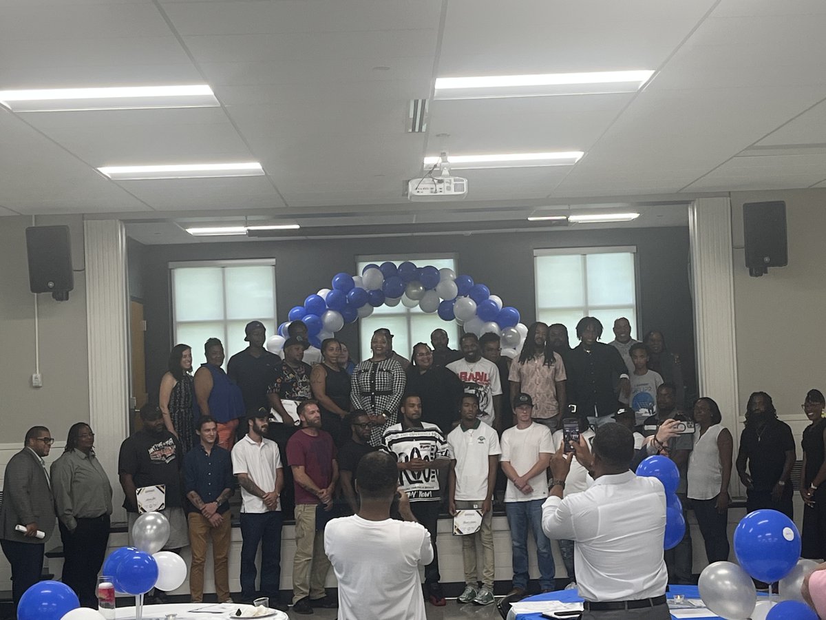 c3climate's tweet image. Huge shoutout to our friends at FLIPP Inc.! 🎉 We were thrilled to celebrate Cohort #2 of the FACER Project PAID Internship last Friday. It’s powerful to see #greenjobs creating real opportunity and climate progress in our community. 💼🌱 flippinc.org #GreenJobs