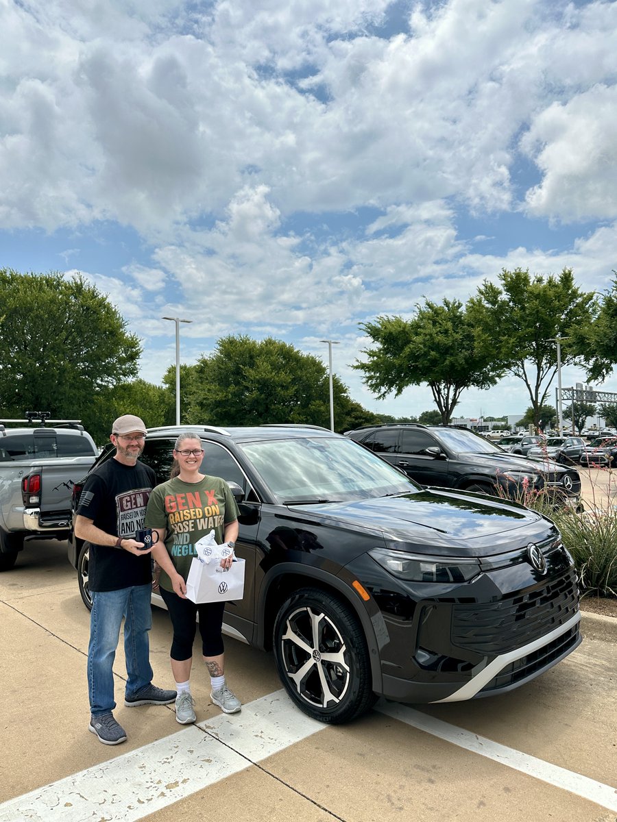 HileyVW's tweet photo. Huge congratulations to Dera Shuller on purchasing her 6th car from us! 🎉👏 This time she’s driving off in the brand new 2025 Volkswagen Tiguan SE. Thank you for being such a loyal part of our family, Dera — enjoy your new ride! 🚙✨ https://t.co/BoSTDLxw1I