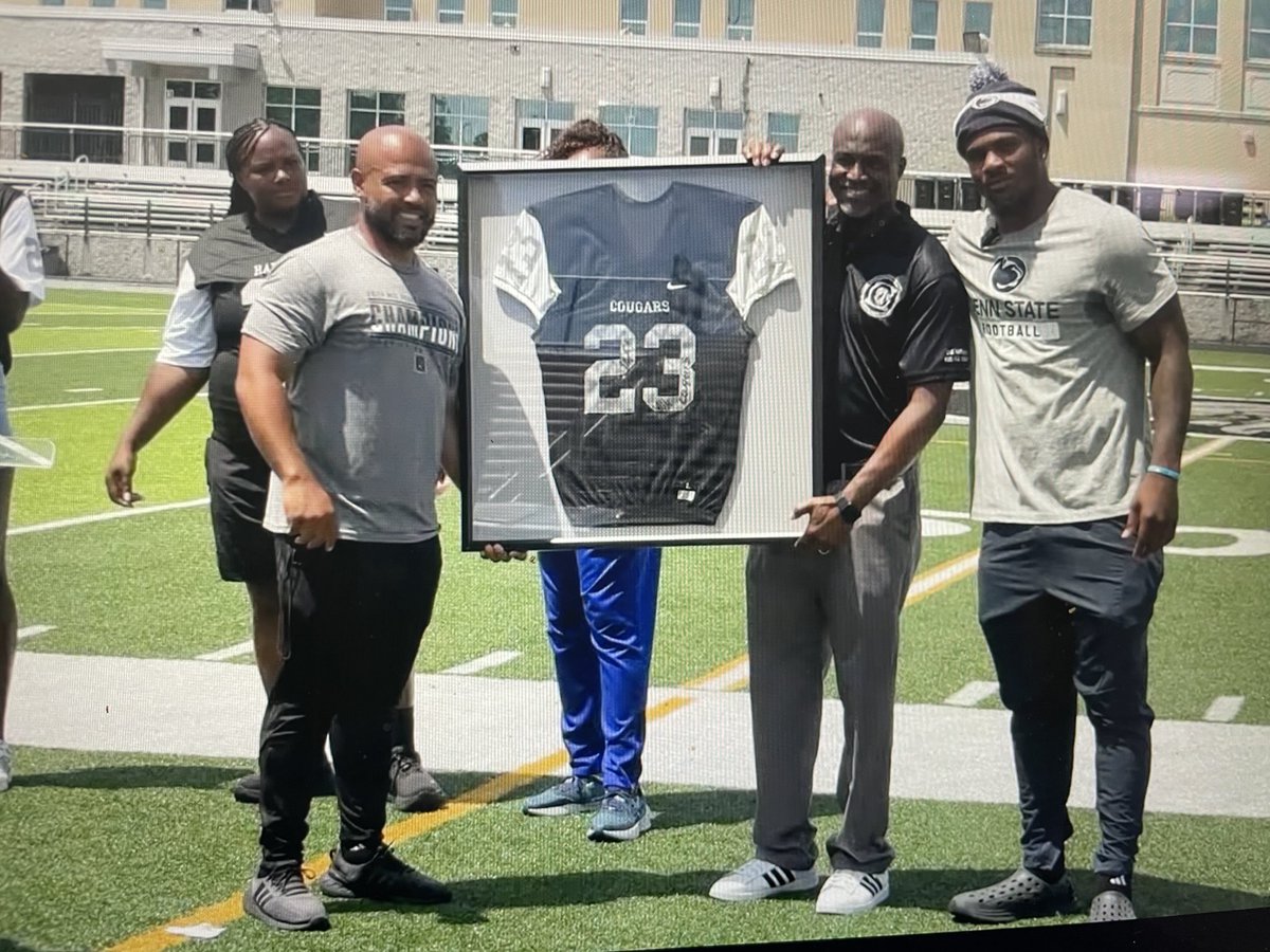 threejacker's tweet image. Harrisburg High Jersey of @MicahParsons now officially retired. Follow ⁦PennLive’s full coverage ⁦@dan_sostek⁩ ⁦@RymirVaughn⁩ and ⁦@EvanWheaton⁩ ⁦@Pa_Preps⁩ ⁦@dallascowboys⁩