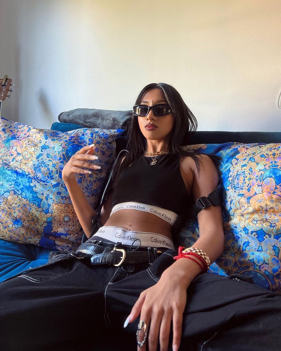 ale 𝜗𝜚 tweet media