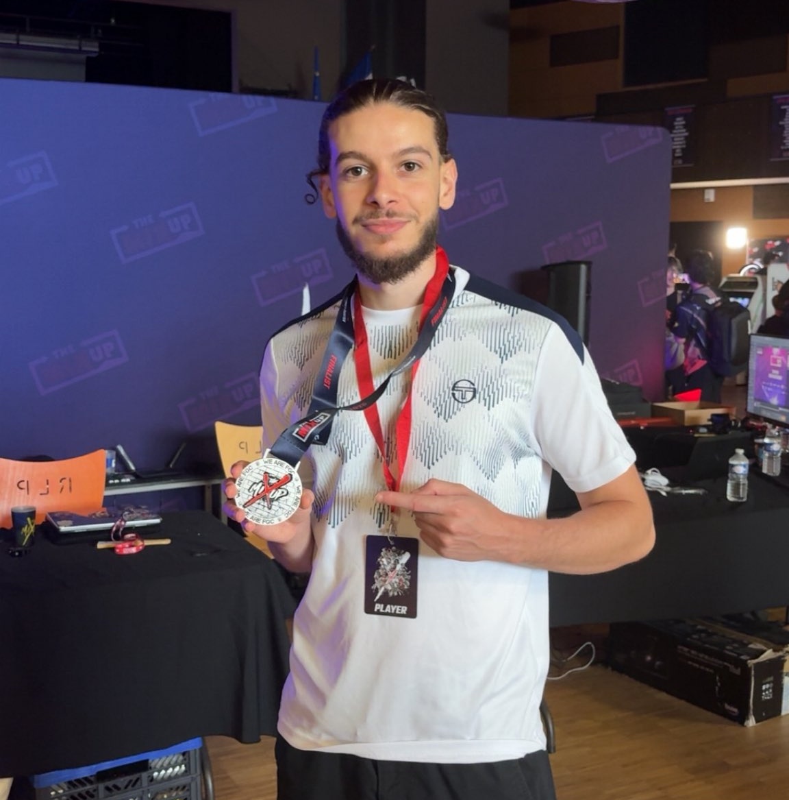 AEG Mister Crimson (@mistahcrimson) on Twitter photo Pour m'accompagner ce soir je serais aux cotés de <a href="/HeyyPepito/">Pepito</a> !
Plus besoin de le présenter il a beaucoup progressé depuis ses débuts et fait partie des meilleurs aujourd'hui !
On vous proposera un FT10 et possiblement un react du trailer de Sagat.
TTV/MistahCrimson
⌚️ 23h Pour m'accompagner ce soir je serais aux cotés de <a href="/HeyyPepito/">Pepito</a> !
Plus besoin de le présenter il a beaucoup progressé depuis ses débuts et fait partie des meilleurs aujourd'hui !
On vous proposera un FT10 et possiblement un react du trailer de Sagat.
TTV/MistahCrimson
⌚️ 23h