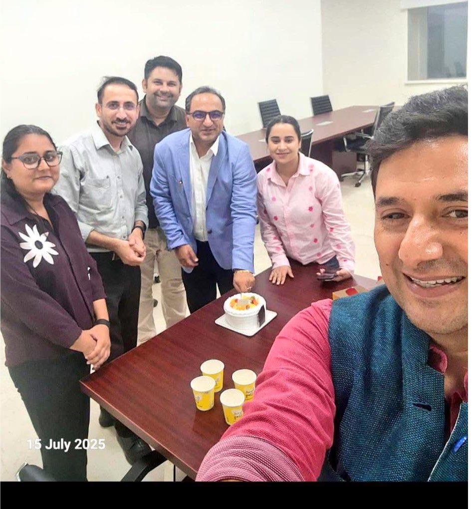 A heartfelt thank you to my wonderful new colleagues for making birthday so special. I truly appreciate all the love &amp; thoughtful gestures. Grateful to be part of such a welcoming team. #Office 🙏🏼🇮🇳 #BirthdayCelebration  #Gratitude #IIMJammu