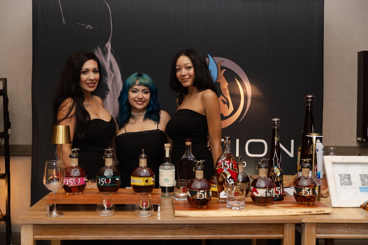 Unbridled_Eve's tweet image. A truly one-of-a-kind keepsake. 🥃✨ Thank you to Ignition Bourbon for joining us at Unbridled Eve with their specialty engraved bottles, including limited Derby 151 editions. A timeless memento for bourbon and Derby enthusiasts alike!

#UnbridledEve #UE25 #engravedgifts #Bourbon