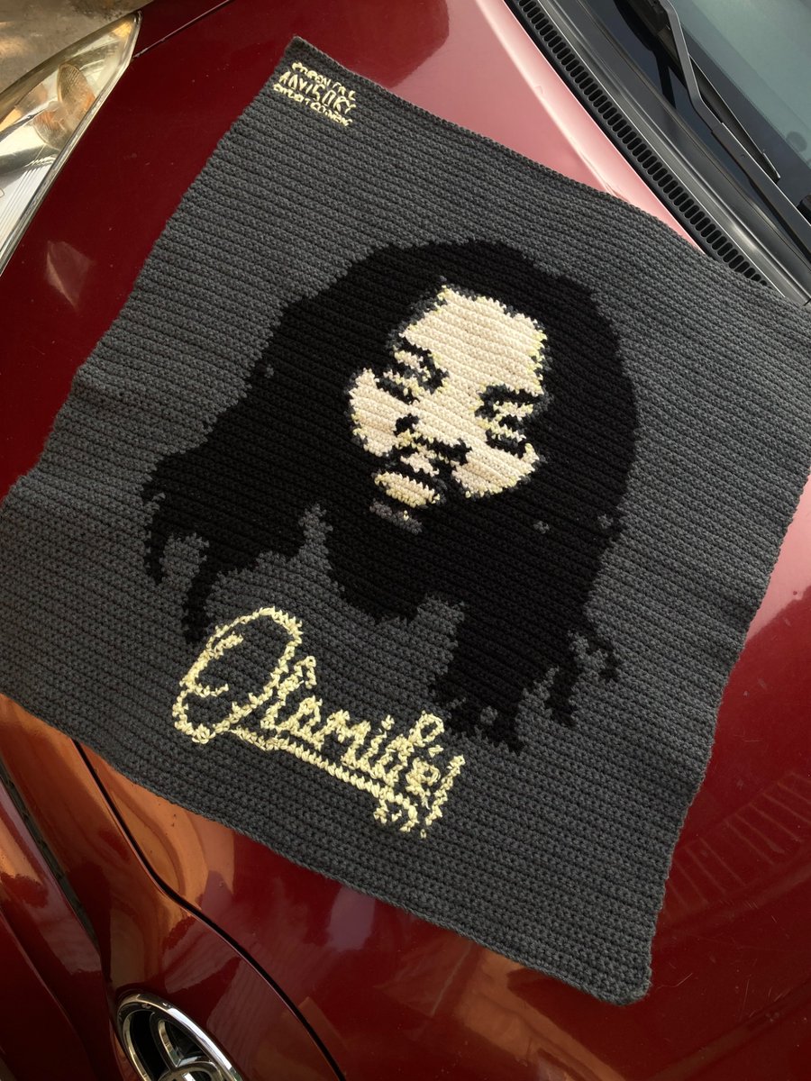 s3yianii's tweet image. In honor of @Olamide 11th studio album I created this crochet tapestry. It is a 100 x 126 grid and a total of 12600 stitches with a work time of 43 hours total!!! #crochet #OlamidetheAlbum #tapestry