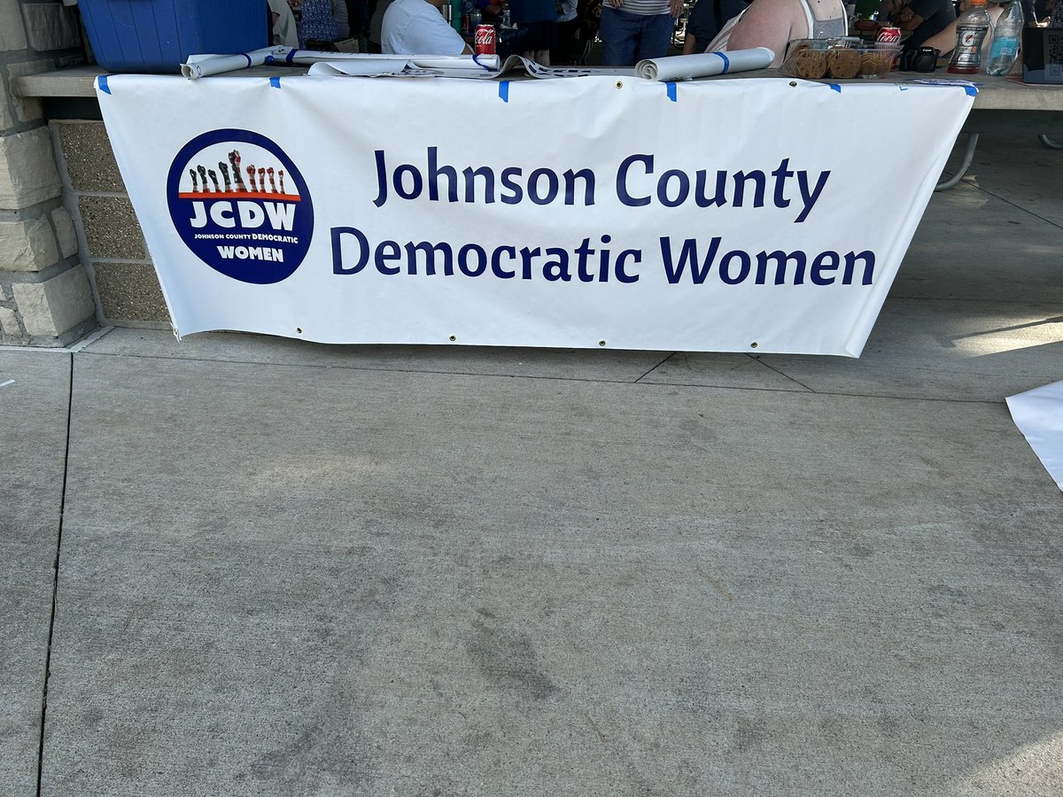 KansasDems's tweet image. Thank you to the @jcdwks for inviting the Chair to come speak at their FLIP IT BLUE event and fundraiser over the weekend.
What a great turnout seeing democrats together enjoying the day out at the park!