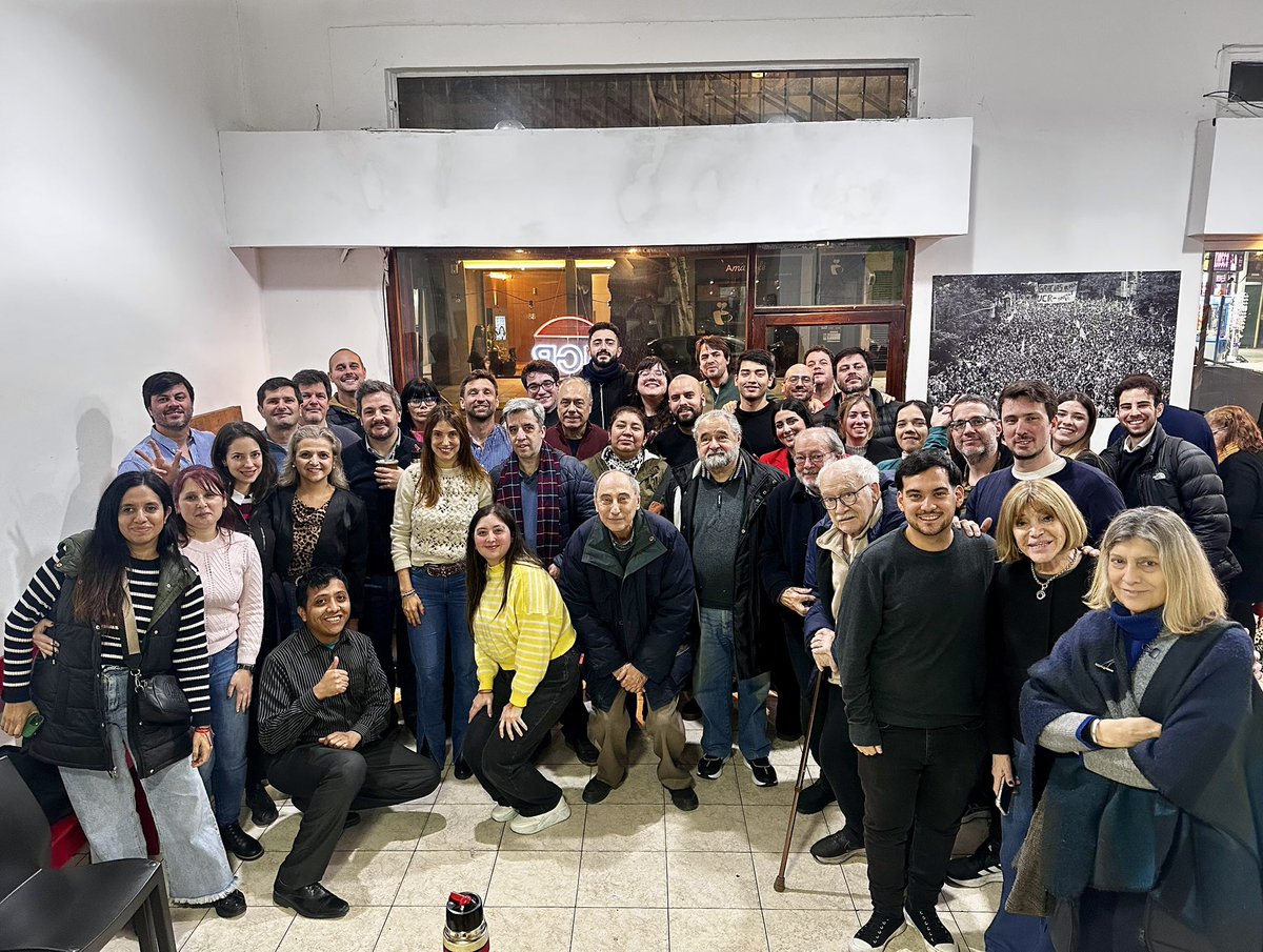 Comité Saguier (@elsaguier) on Twitter photo Gracias a la diputada de Formosa, Agostina Villaggi, y al diputado de Misiones, <a href="/pepepianesi/">Pepe Pianesi</a>, por venir a debatir al Saguier. Hablamos sobre Ley de Lemas, clientelismo y los abusos de poder que debilitan nuestra democracia y alejan a la ciudadanía de los espacios de decisión. Gracias a la diputada de Formosa, Agostina Villaggi, y al diputado de Misiones, <a href="/pepepianesi/">Pepe Pianesi</a>, por venir a debatir al Saguier. Hablamos sobre Ley de Lemas, clientelismo y los abusos de poder que debilitan nuestra democracia y alejan a la ciudadanía de los espacios de decisión.
