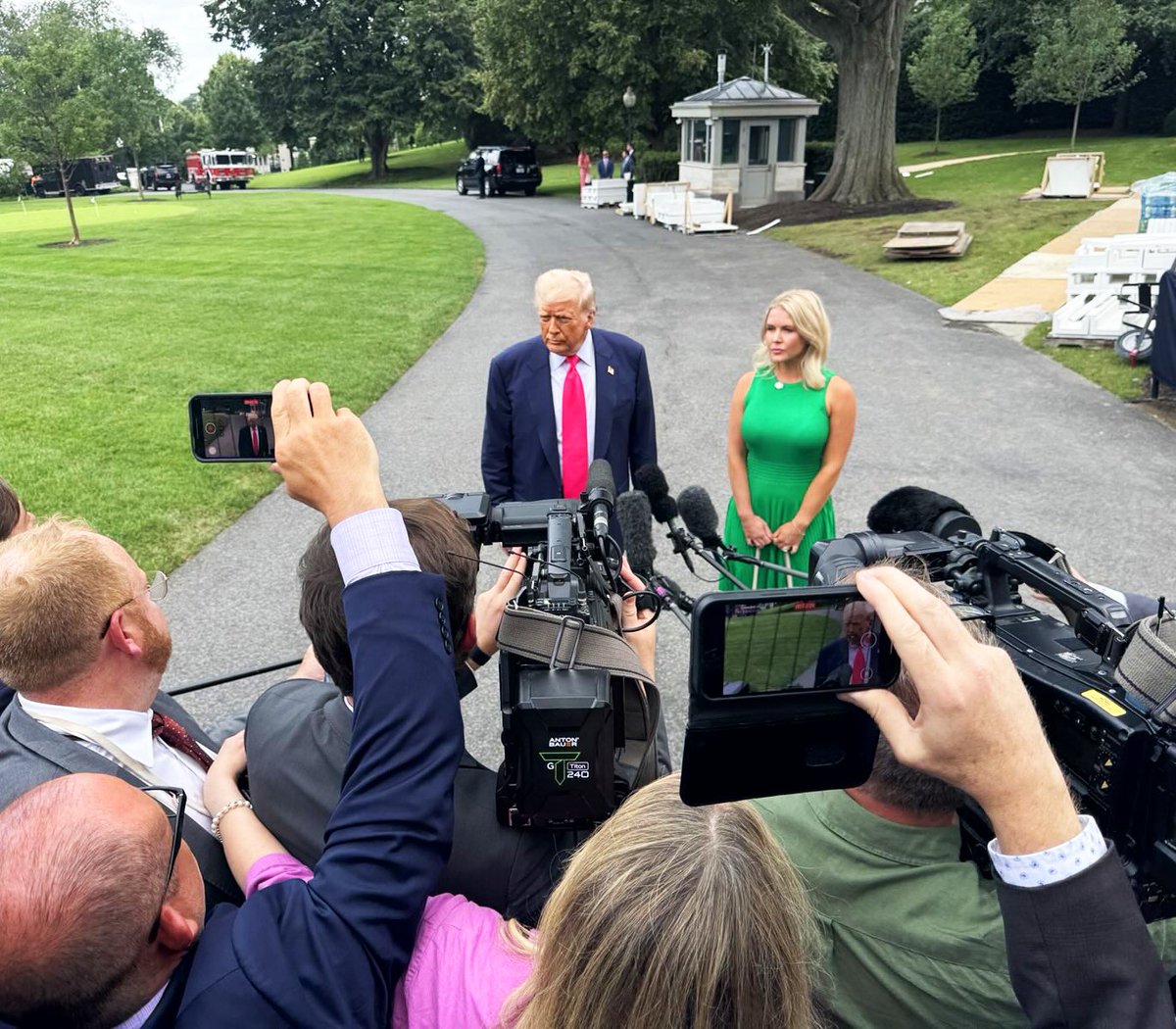 Excalibur_Singh's tweet image. 🐸🔥🔥🔥🔥🔥🔥🔥🔥🔥🔥
#fakenews
#enemyofthepeople
#trollingisfun

@realDonaldTrump @POTUS