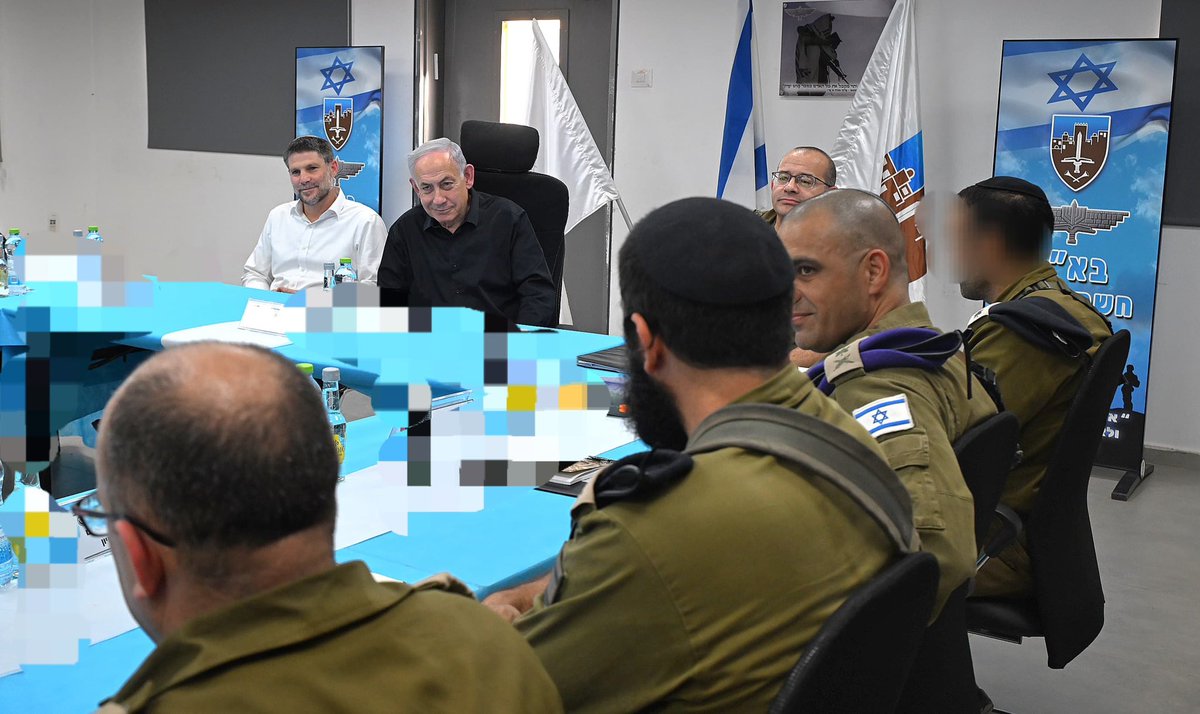 bezalelsm's tweet image. אנחנו נחושים להביא בעזרת השם לגיוס אלפים רבים של בני הציבור החרדי ומשוכנעים שזו הדרך לעשות את זה. יחד, בבניית אמון, ובתהליך נחוש ויסודי.
-
ביקרנו היום, ראש הממשלה בנימין נתניהו ואני, בבא״ח חטיבת חשמונאים, במחנה תבץ שבבקעת הירדן.
במהלך הביקור פגשנו את לוחמי החטיבה ושמענו…