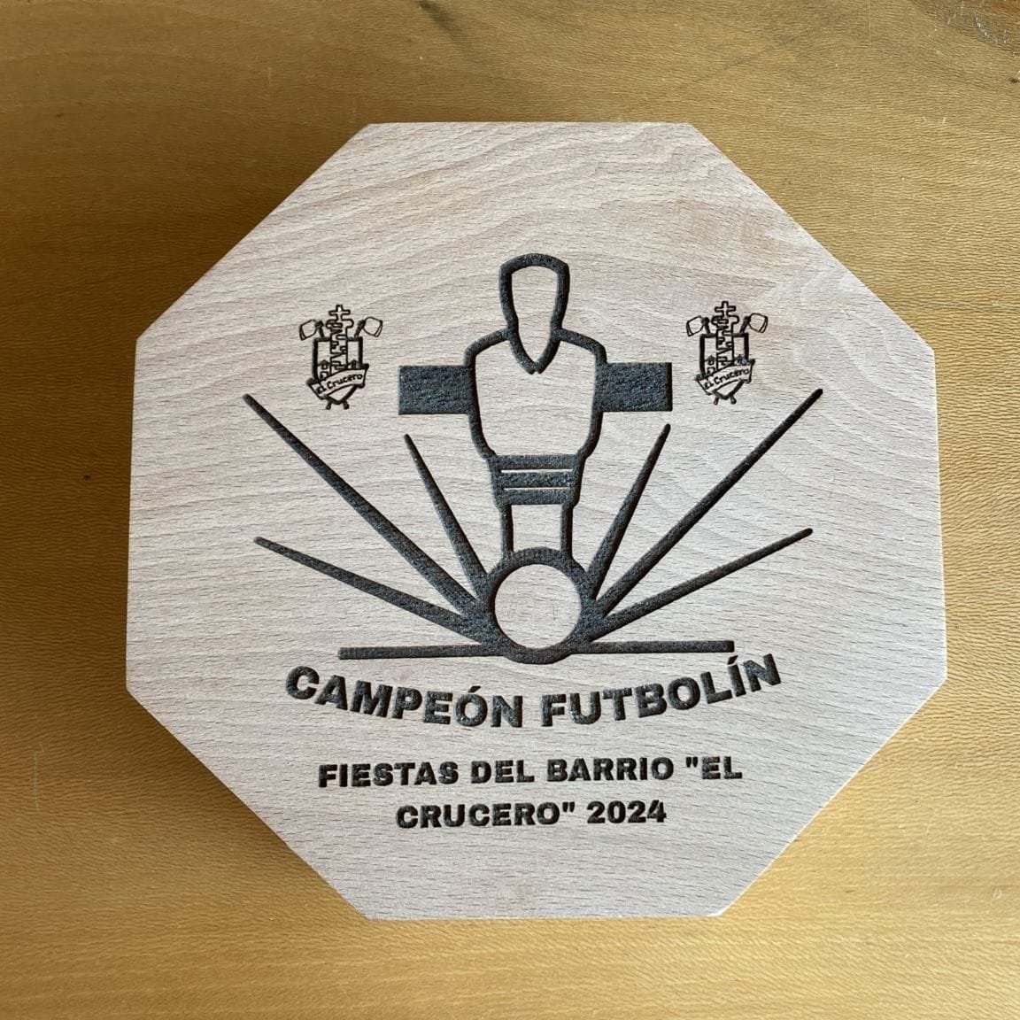 Con el verano llegan las fiestas populares y hay que premiar a los que más se lo merecen 👏🏼👏🏼👏🏼 
Tenemos una gran variedad de diseños e ideas originales para que tus recuerdos permanezcan en un soporte natural. 
Ver ➕ maderassusaeta.com/trofeos-de-mad…