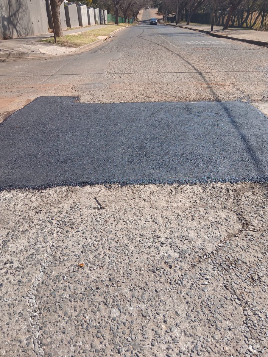 CrumRegionB's tweet image. The War on Potholes Campaign is in full swing! @MyJRA has been hard at work repairing potholes in Ward 87, improving road safety and driving conditions for all.
@CityofJoburgZA @CRUM_CoJ #HighImpactServiceDelivery #JoburgReimagined