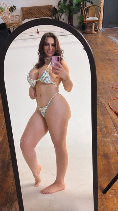 Bootyfulamber