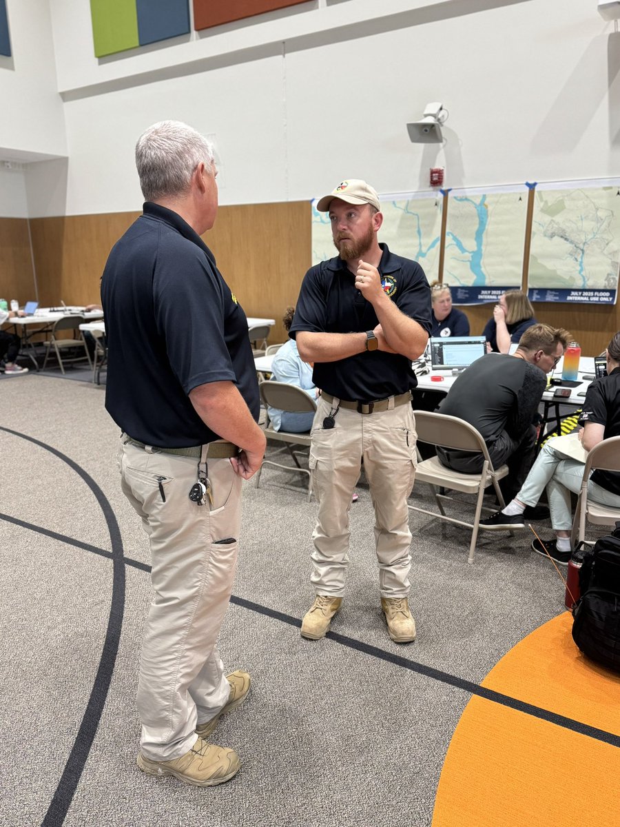 TDEMPortavoz1's tweet image. TDEM y nuestros socios estatales continúan trabajando las 24 horas para apoyar a las autoridades locales en las áreas afectadas por las inundaciones.
El Centro Estatal de Operaciones de Emergencia de Texas continúa en operaciones las 24 horas del día.
#FuerzaTexas #EquipoTexas