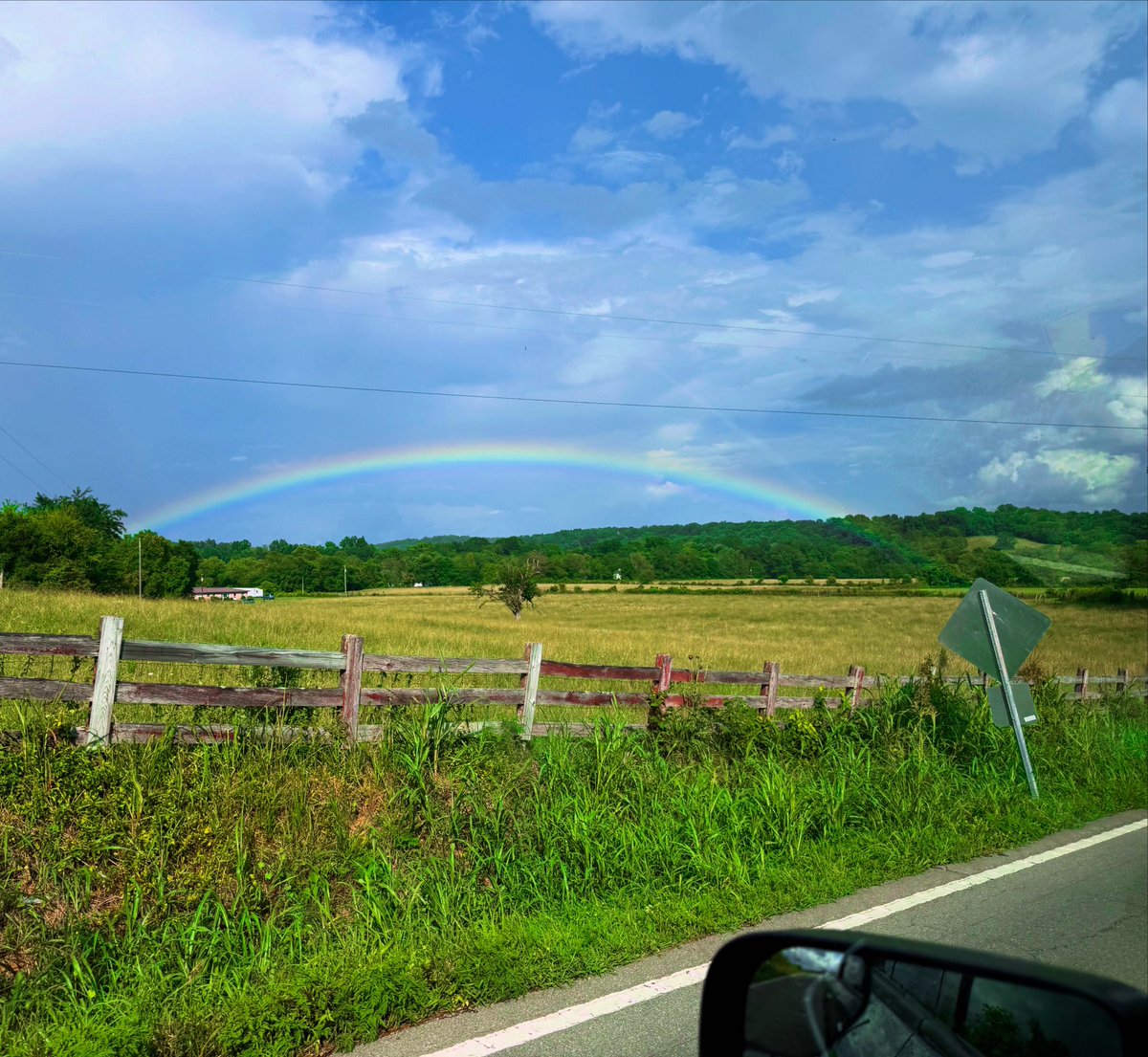 JodyBarrett4TN's tweet image. Caught this beautiful reminder in Pinewood yesterday evening on my way to Hohenwald to speak at the @LewisCoTNGOP meeting. What a blessing!?