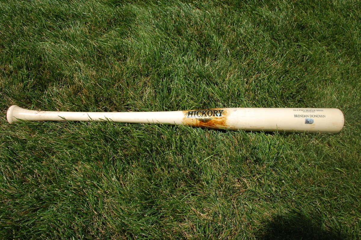 CardsAuthentics's tweet image. Check out this new auction! Bid on this game used Brendan Donovan bat, MacKenzie Gore strikeout/Masyn Winn double, or this team issued Willson Contreras road jersey. Auction ends 7/21/25.

cardinals.auctions.mlb.com