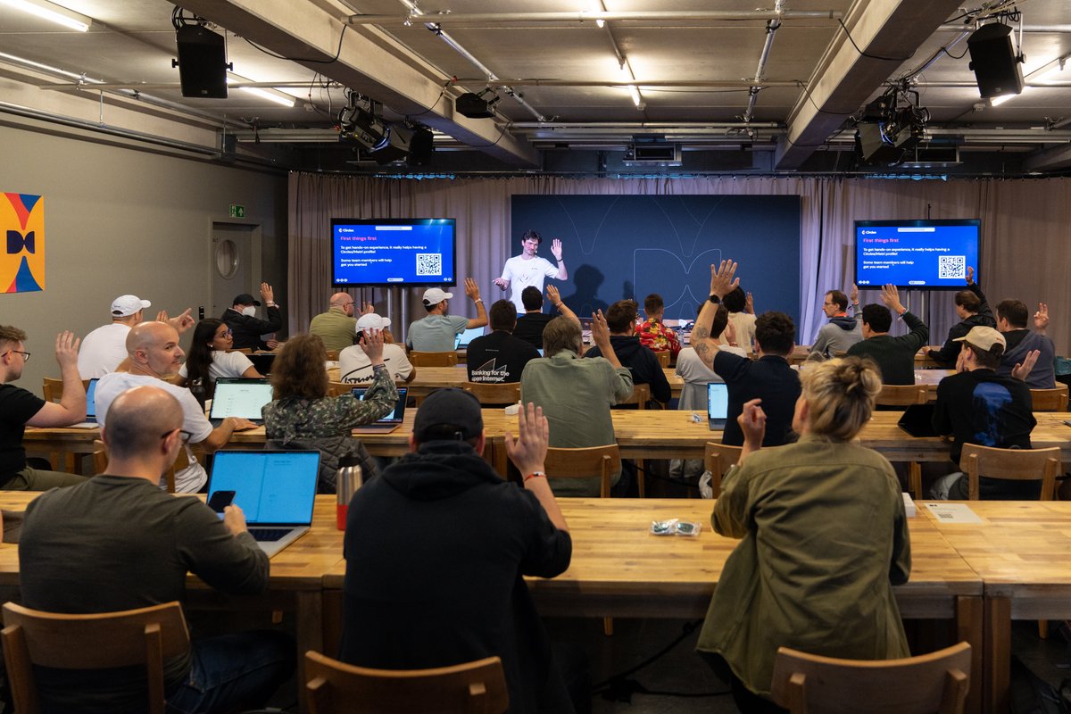 dappconberlin's tweet image. Every photo clicked at the conference...
📸 annefreitag.pixieset.com/dappcon25/
Spot yourself at DappCon, post the photos and tag us!