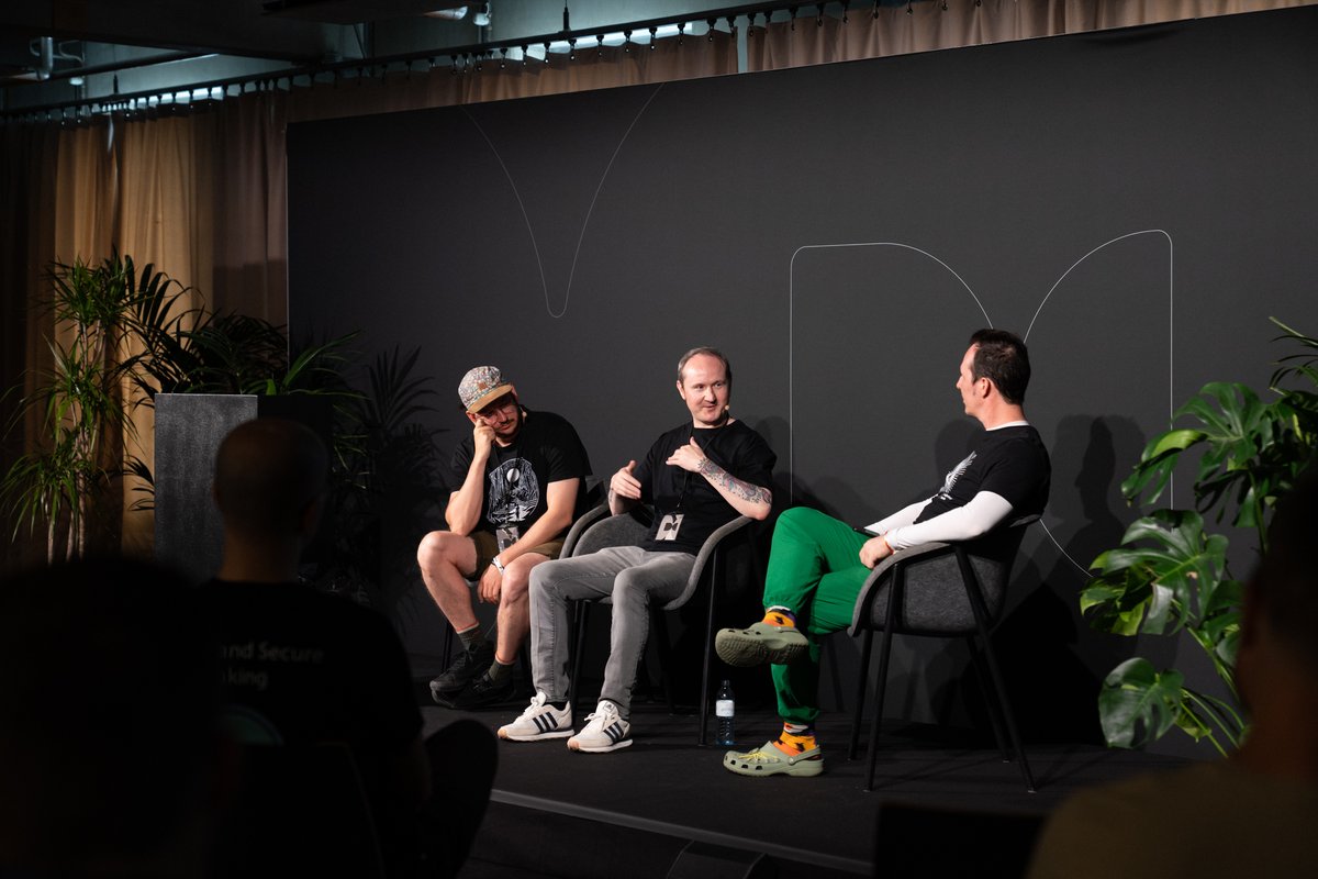 dappconberlin's tweet image. Every photo clicked at the conference...
📸 annefreitag.pixieset.com/dappcon25/
Spot yourself at DappCon, post the photos and tag us!